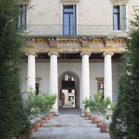 Palazzo Valmarana Braga Apartment Vicenza Exterior photo