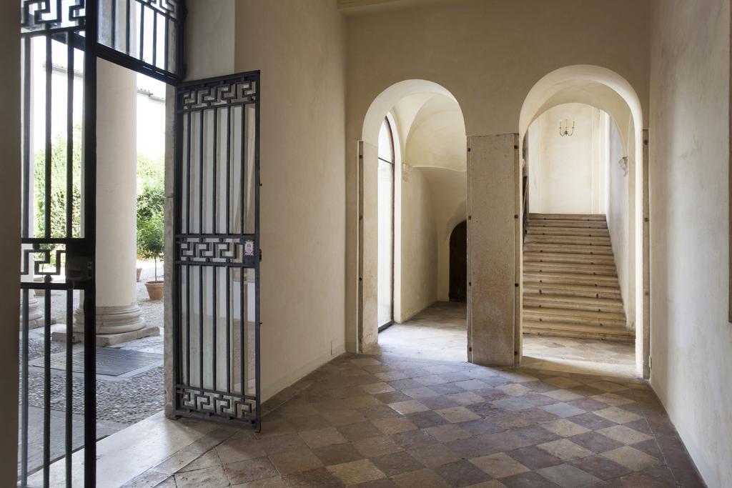 Palazzo Valmarana Braga Apartment Vicenza Exterior photo