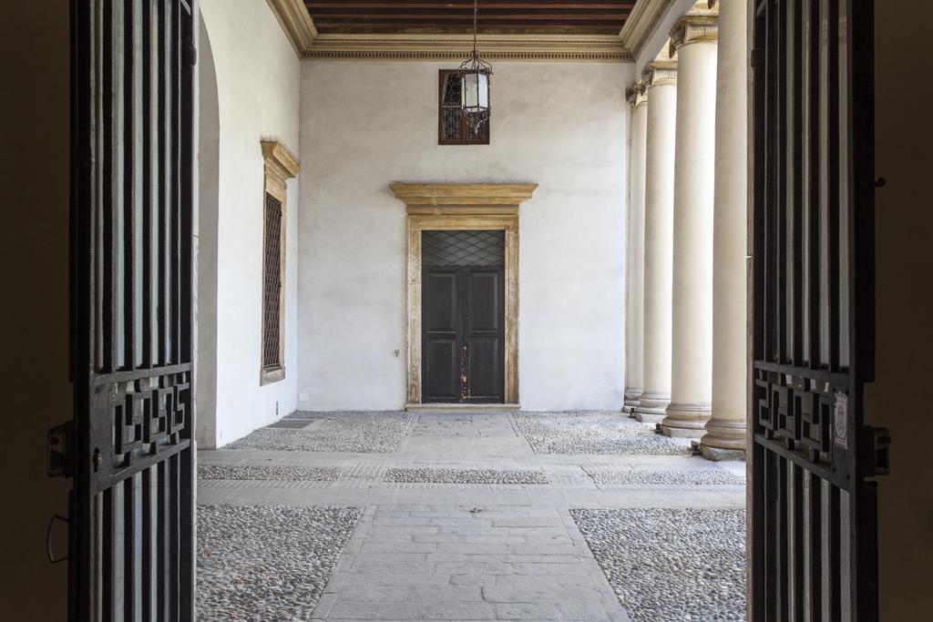 Palazzo Valmarana Braga Apartment Vicenza Exterior photo